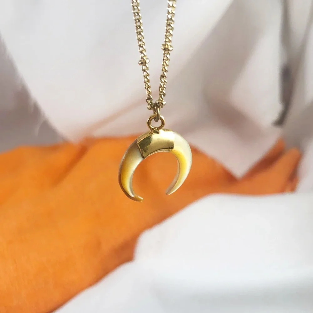 ESTRELLA & LUNA 18KT Boho Shell Horn Necklace
